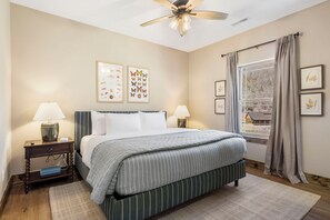 4 chambres, fer et planche à repasser, Wi-Fi gratuit, draps fournis