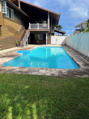 Outdoor pool - Kamanu Pool Apartment 2 Bedroom 1 Bathroom with Ocean Views (Pahoa)