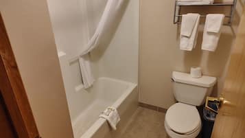 Separate bathtub and shower, free toiletries, towels, soap