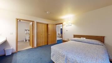 办公桌、笔记本电脑工作区、免费 WiFi、床单