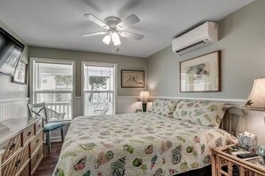 4 bedrooms, WiFi, bed sheets