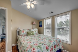 4 bedrooms, WiFi, bed sheets