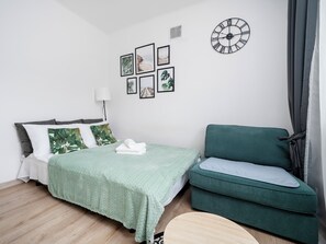 Bügeleisen/Bügelbrett, WLAN, Bettwäsche