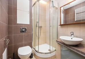 Dusche, Haartrockner, Handtücher