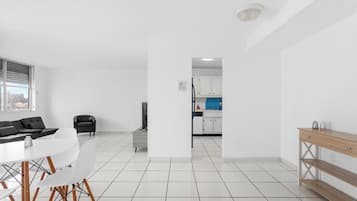 Apartamento, sacada | Sala de jantar
