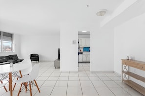 Departamento, balcón | Comedor