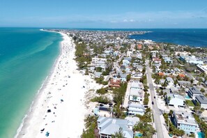 On the beach - Cottage by the Sea: Gulf Front, On the Beach! by Anna Maria Life Vacation Rentals (Holmes Beach)