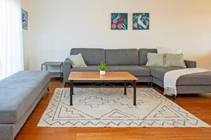 House | 2 bedrooms - Cityscape Charm in Wattle Park (Adelaide)