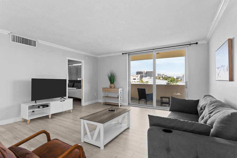 Bay Harbor Sunset Apt 5A
