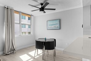 Apartment, Balcony | Dining room