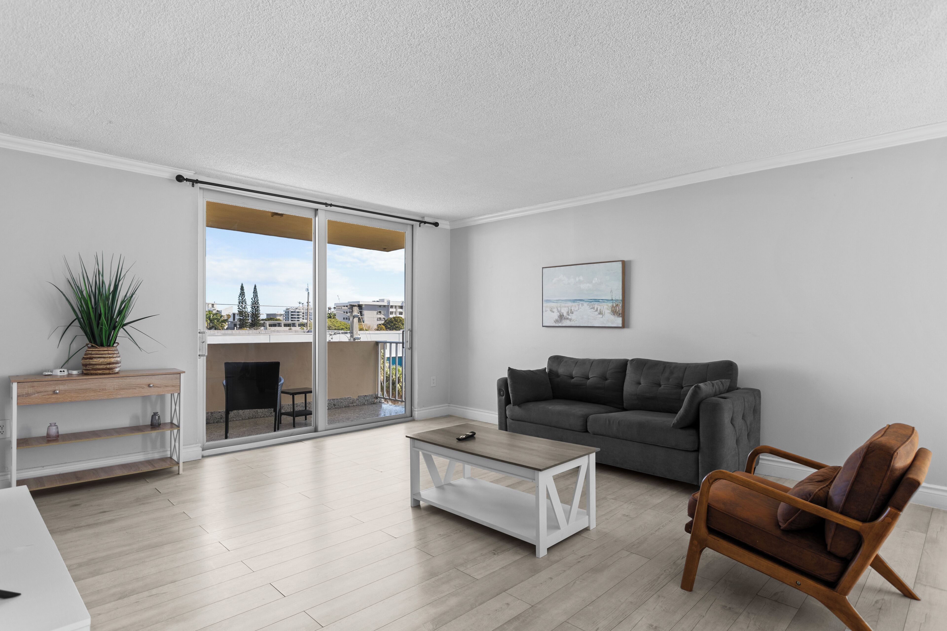 Apartment, Balcony | Living room | Flat-screen TV