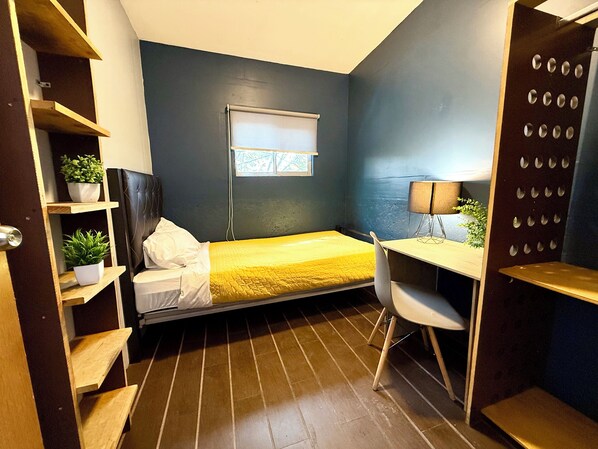 Single Room | Free WiFi, bed sheets - WONDER HOSTAL - Santa Maria (Mexico City)