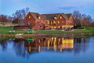 Heated Pool, Hot Tub, Mini Golf, Theater-Sleeps 28