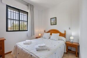 2 bedrooms, iron/ironing board, bed sheets