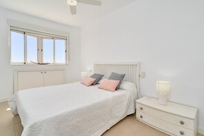 2 عدّة غرف نوم وواي فاي مجانًا وملاءات أسرّة