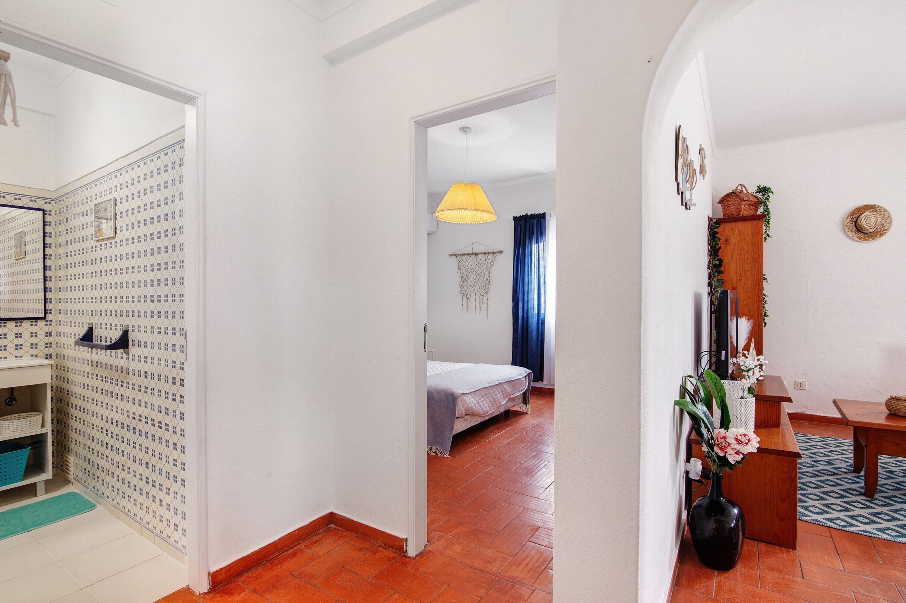 1 chambre, fer et planche à repasser, Wi-Fi gratuit, draps fournis