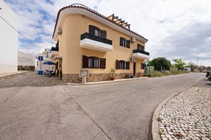 Exterior - Holiday Home 'Amarela' with Private Terrace and Wi-Fi (Tavira)