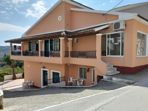 Apartment 'Alexandros' with Private Terrace, Wi-Fi and Air Conditioning
