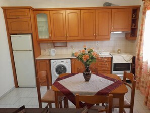 Dining - Apartment 'Alexandros' with Private Terrace, Wi-Fi and Air Conditioning (Sidari)