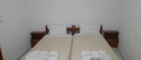 1 室のベッドルーム、アイロン / アイロン台、WiFi (無料)