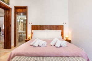 2 slaapkamers, een strijkplank/strijkijzer, gratis wifi, beddengoed