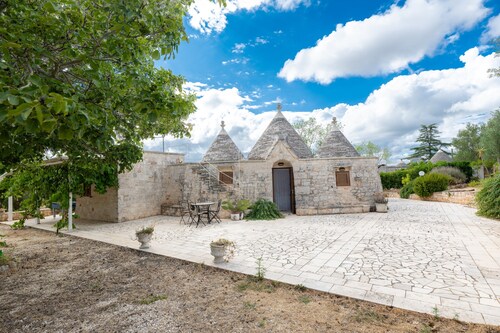 Apartment 'Sabrina Resort' with Private Pool, Wi-Fi and Air Conditioning