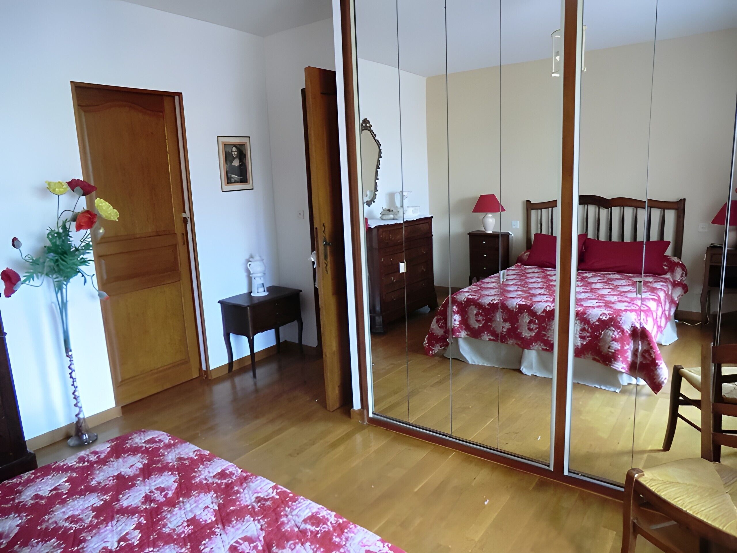 4 slaapkamers, een strijkplank/strijkijzer, gratis wifi, beddengoed