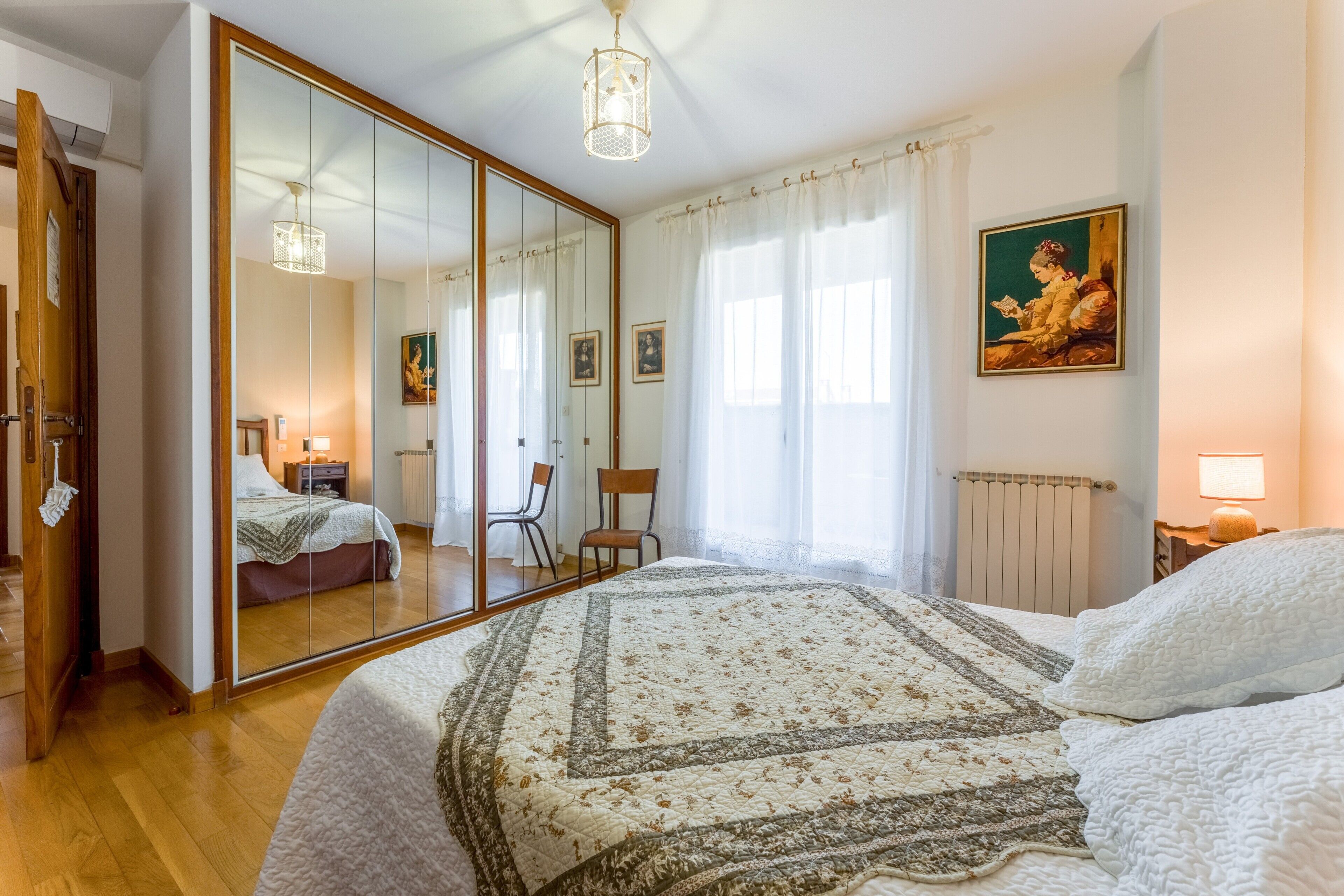 4 bedrooms, iron/ironing board, free WiFi, bed sheets