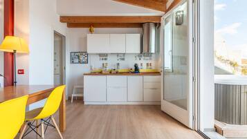 Kühlschrank, Mikrowelle, Geschirrspüler