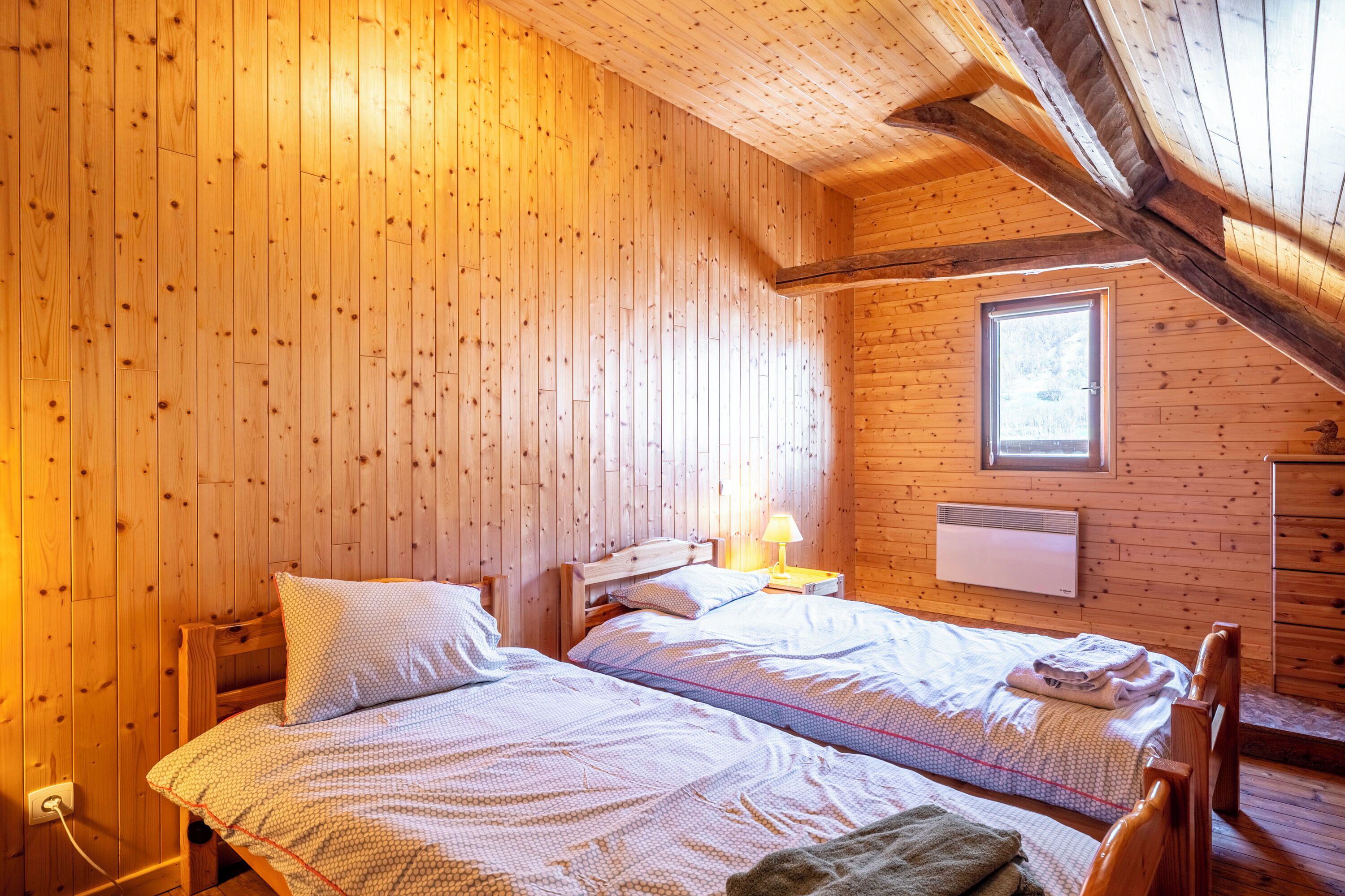 5 slaapkamers, een strijkplank/strijkijzer, gratis wifi, beddengoed