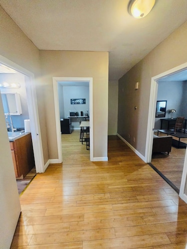 Nice spacious room near Whole Foods, Brown Univer.
