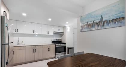 Spacious 4-bedroom apartment in delightful NYC Manhattan sleeps 9