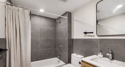 Spacious 4-bedroom apartment in delightful NYC Manhattan sleeps 9