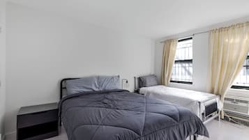 4 bedrooms, iron/ironing board, WiFi, bed sheets