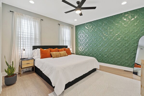 4 bedrooms, desk, iron/ironing board, travel cot