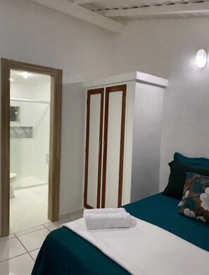 5 bedrooms, iron/ironing board, WiFi, bed sheets - 🛑We do not rent the entire house🛑 We only rent suites to couples. (Arraial do Cabo)