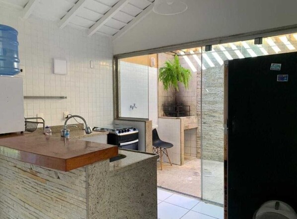 Private kitchen - 🛑We do not rent the entire house🛑 We only rent suites to couples. (Arraial do Cabo)