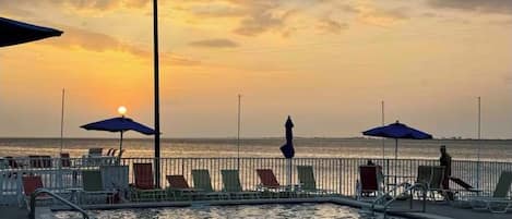 Outdoor pool, a heated pool