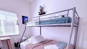 3 bedrooms, desk, iron/ironing board, travel crib