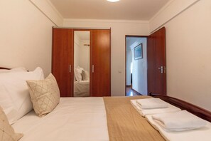 2 bedrooms, WiFi, bed sheets