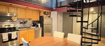 Cozy modern 1-bedroom loft in down town Dallas deep ellum