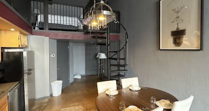 Cozy modern 1-bedroom loft in down town Dallas deep ellum
