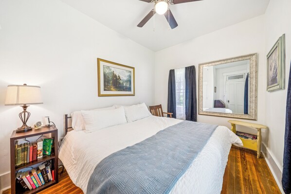 3 bedrooms, desk, iron/ironing board, travel cot