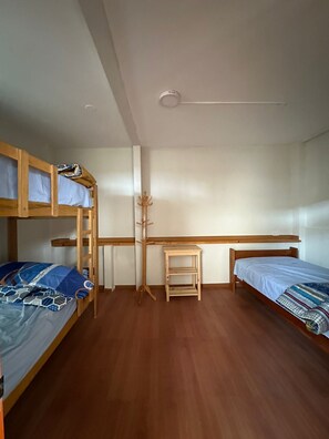 6 bedrooms, WiFi, bed sheets