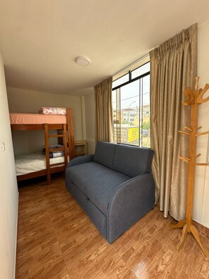 6 camere, Wi-Fi, lenzuola