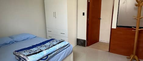 6 bedrooms, WiFi, bed sheets