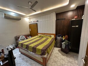 2 多间卧室、WiFi