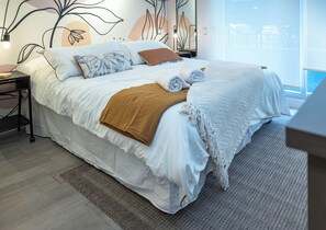 1 dormitorio, tabla de planchar con plancha, wifi y ropa de cama