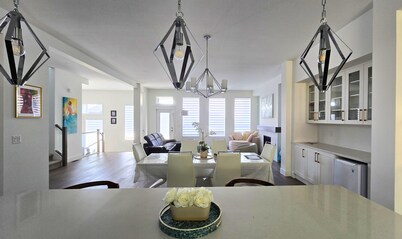 Zen Retreat in the Hills | Nature & City Escape + City Access,

🔌 EV-Friendly