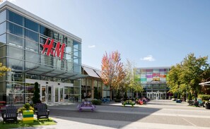 Exterior - Christmas Magic in Coquitlam | Serene Zen Home • EV Charger • Mountain Trails (Coquitlam)